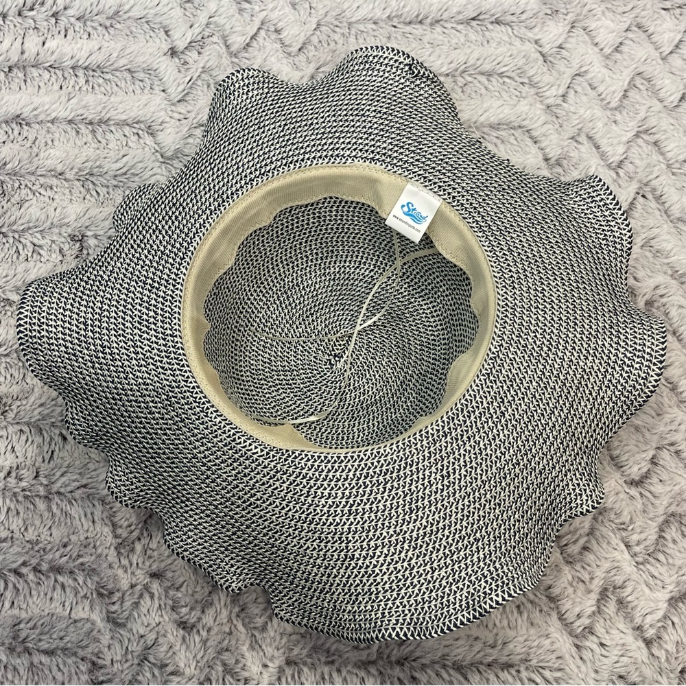 Stand Imports Women’s Wide Brim Sun Hat - One Size Fits All - Picture 4 of 4